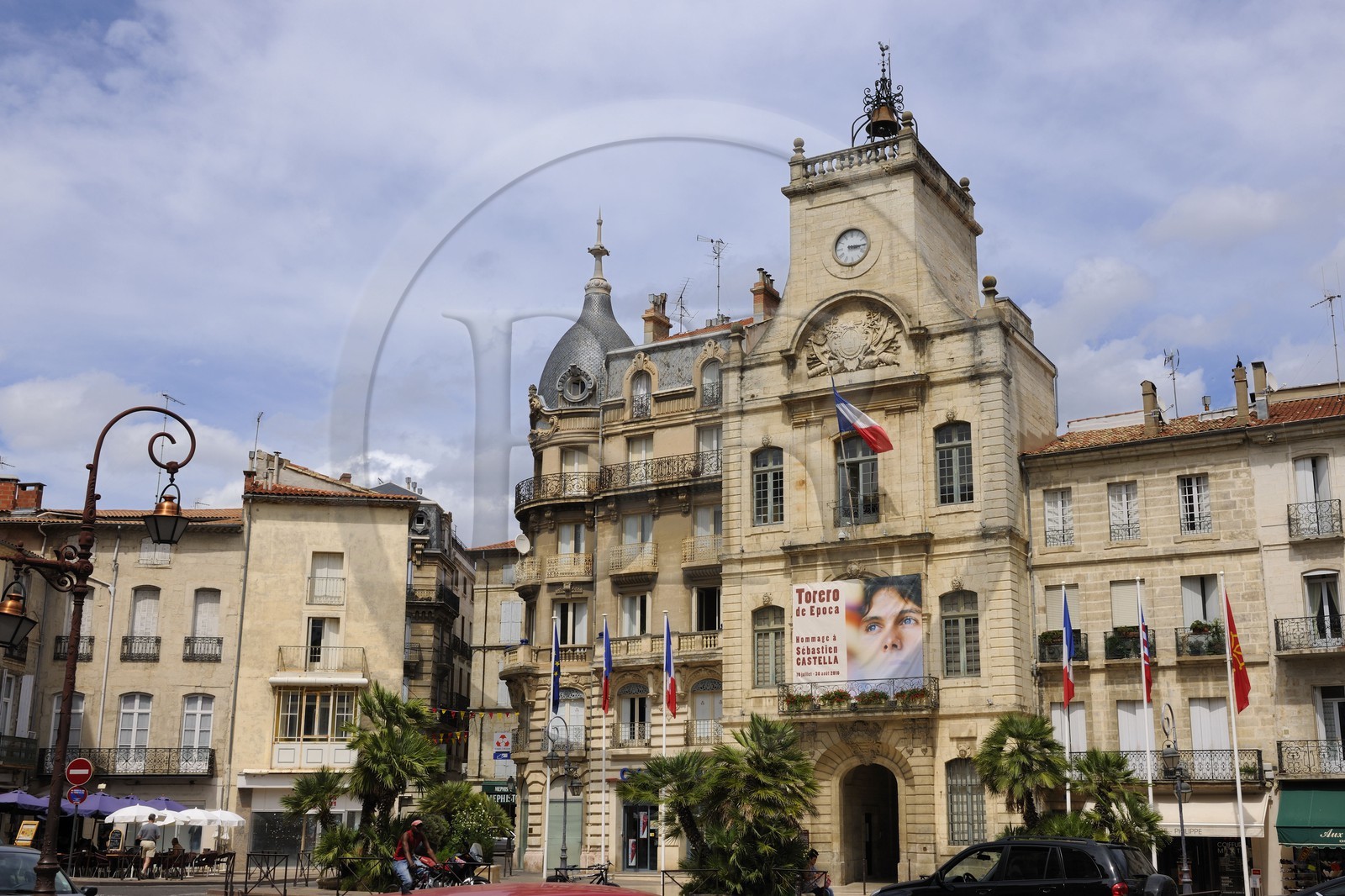 France, Hérault (34), Béziers, entrée principale de l'hôtel de ville place Gabriel Peri