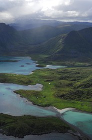 Norvège, Laponie, région du Finnmark, les Iles Soroya vers le Cap Nord (vue aérienne)