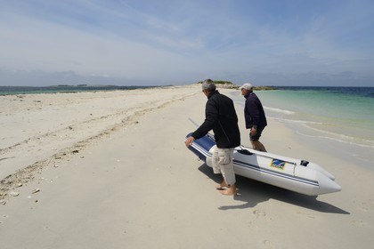 France, Finistère (29), La Foret Fouesnant, archipel des Glénan, la banc de sable fin de l'Ile de Guiriden