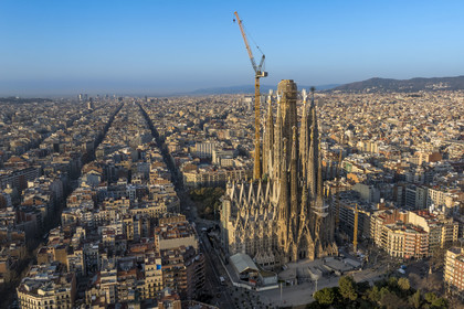 Espagne, Catalogne, Barcelone, quartier de l'Eixample, basilique de la Sagrada Familia de l'architecte du modernisme catalan Antoni Gaudi classée Patrimoine Mondial de l'UNESCO, façade de la Nativité