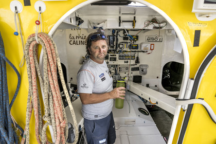 France, Vendée (85), Les-Sables-d'Olonne, Port Olona, ponton des voiliers du Vendée Globe, le skipper Arnaud Boissière du voilier monocoque de 60 pieds IMOCA La Mie Caline