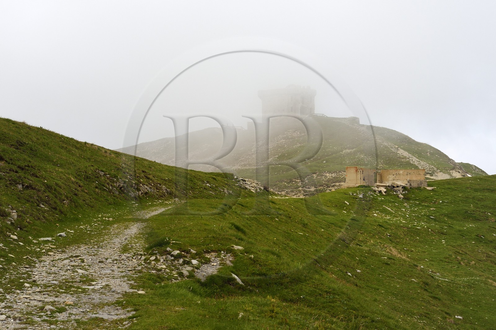 France, Alpes-Maritimes (06), parc national du Mercantour, région de La Bollène-Vésubie, le massif de l’Authion, la redoute de la Pointe des Trois Communes (2 080 m)