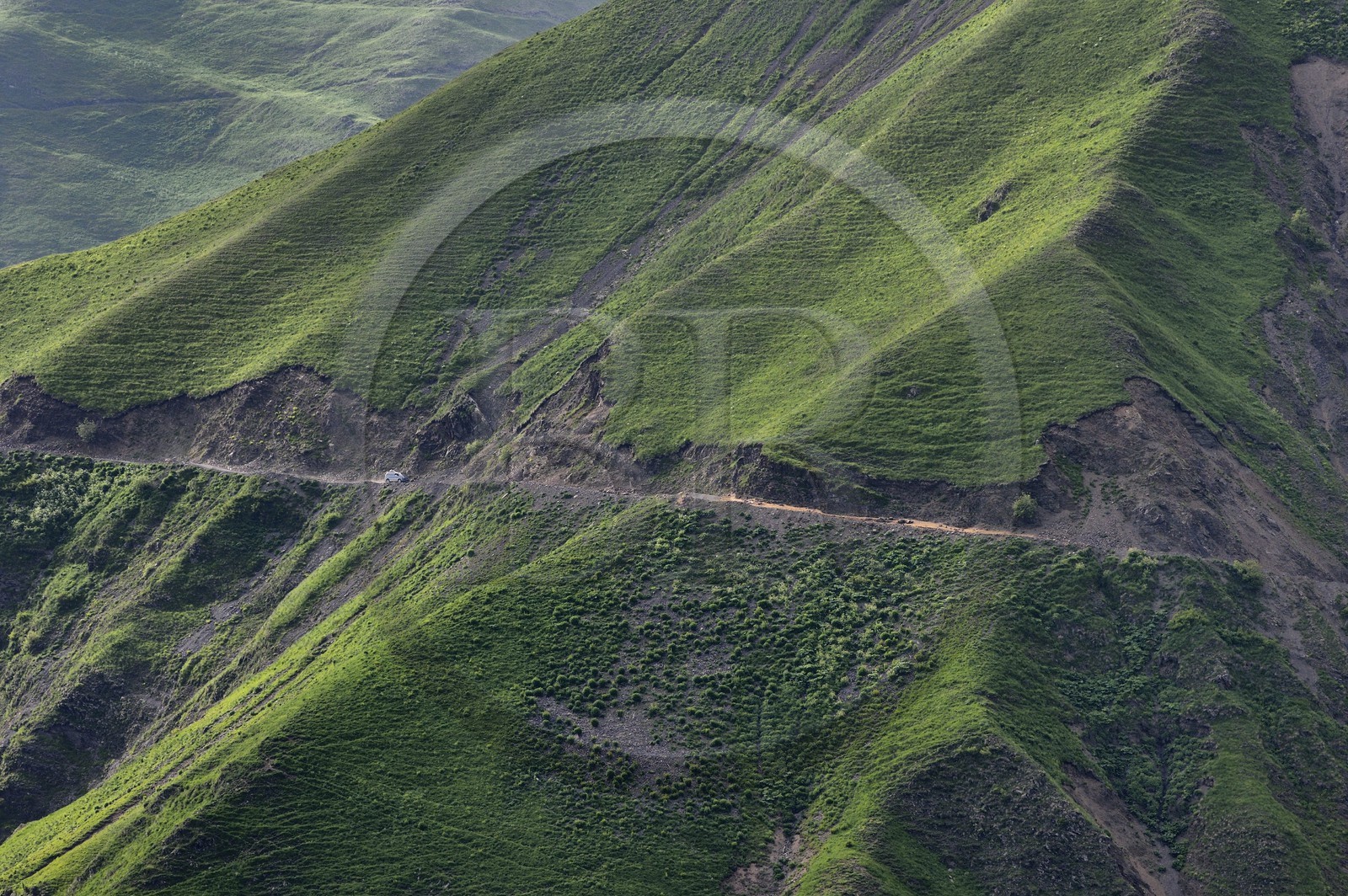 Géorgie, Kakheti, region de Touchétie, la très spectaculaire piste qui relie Telavi à Omalo en passant par le Col d'Abano à 2826 mètres