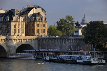France, Paris (75), Ile de la Cité, la pointe avec la statue d'Henri IV sur le Pont Neuf
