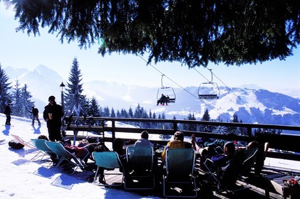 France, Haute-Savoie (74), domaine des portes du soleil, restaurant d'altitude sur le domaine de Morzine