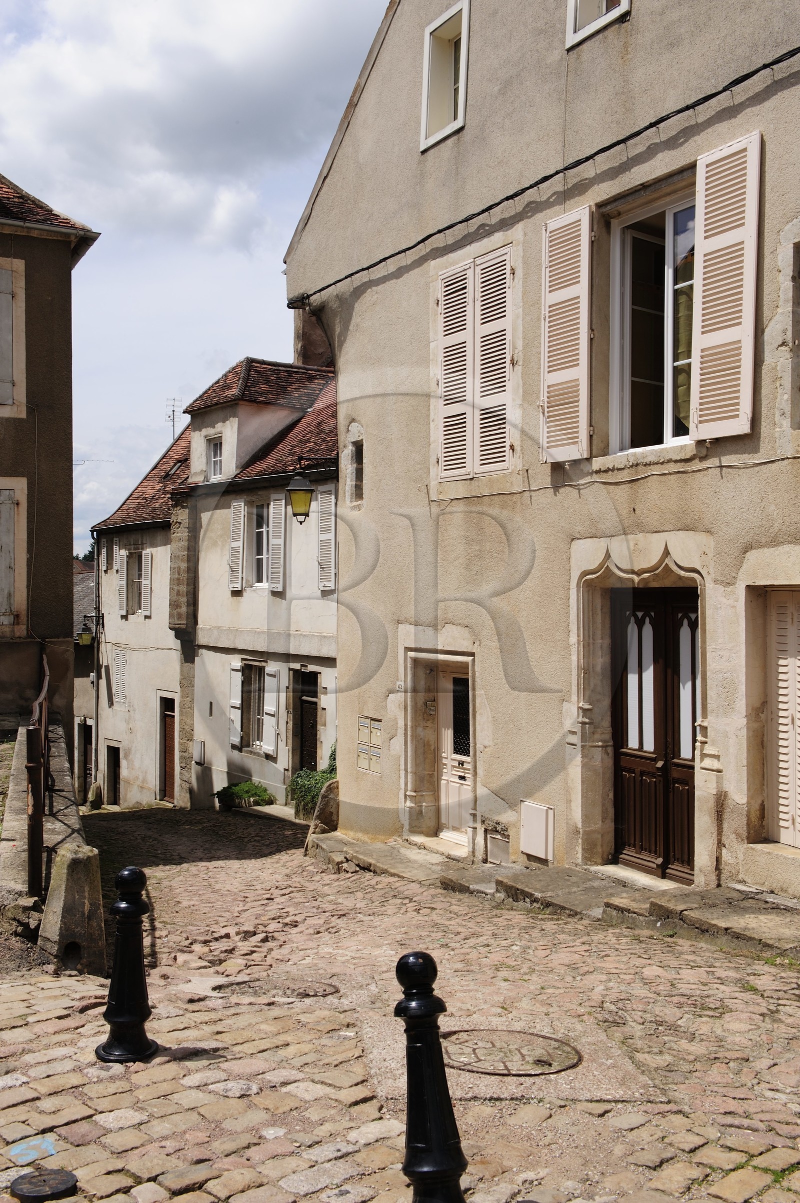 France, Côte d'Or (21), Semur-en-Auxois, ruelle partant de la rue du vieux marché