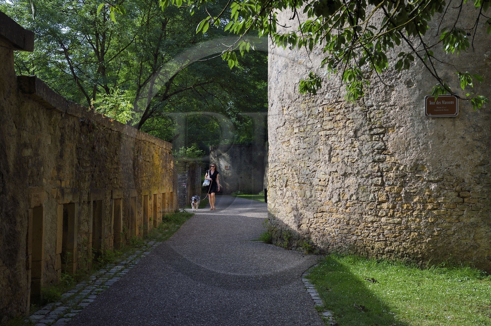 France, Moselle (57), Metz, circuit des remparts le long de la Moselle et de la Seille, la tour des Massons