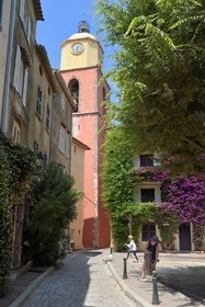 France, Var (83), Saint-Tropez, place de l'Ormeau, église paroissiale Notre-Dame de l'Assomption