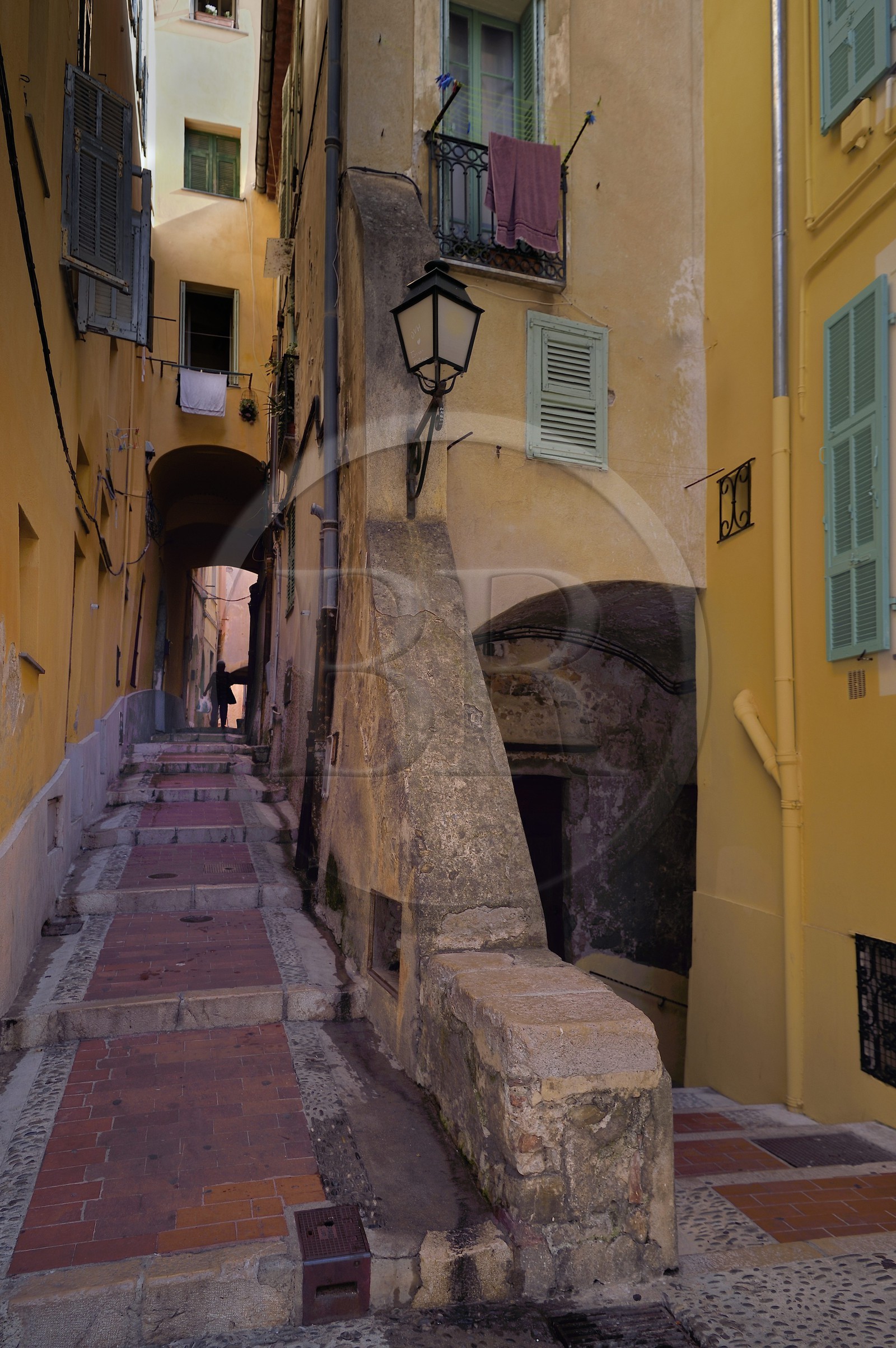 France, Alpes-Maritimes (06), Menton, la vieille ville, la rue Mattoni