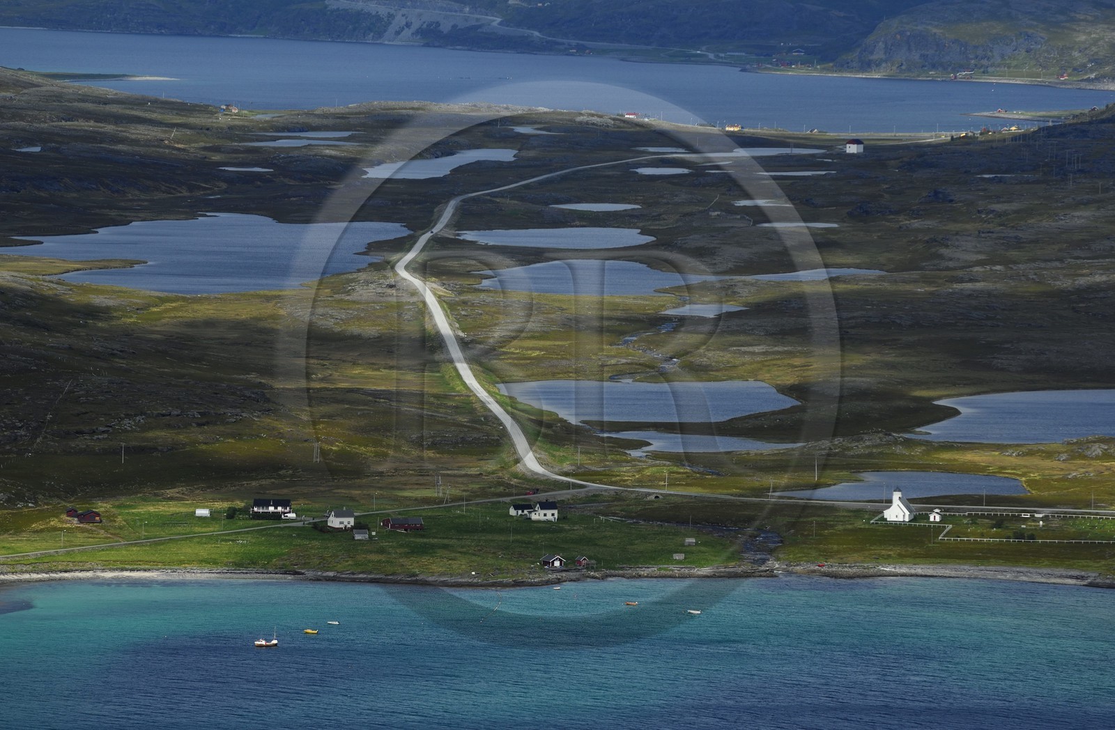 Norvège, Laponie, région du Finnmark, la côte vers le Cap Nord (vue aérienne)