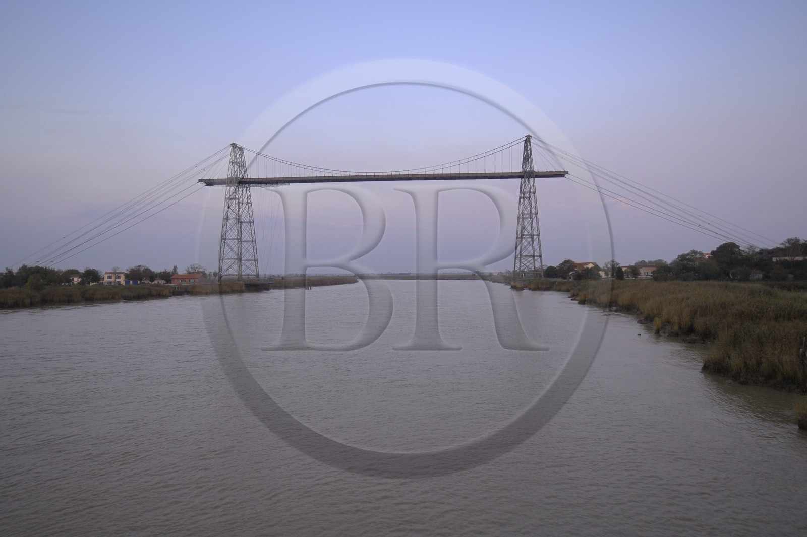 France, Charente-Maritime (17), Rochefort, le pont transbordeur de Rochefort (aussi appelé de Martrou) de l’ingénieur et constructeur Ferdinand Arnodin sur le fleuve Charente