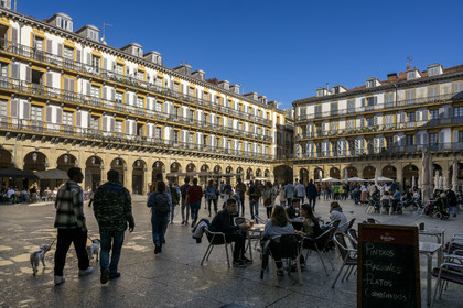 Espagne, province du Guipuscoa (Gipuzkoa), Saint-Sébastien (Donostia),  la place de la Constitution au coeur de la vieille ville