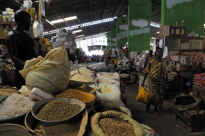 Tanzanie, Dar es-Salaam, le grand marché central de Kariakoo