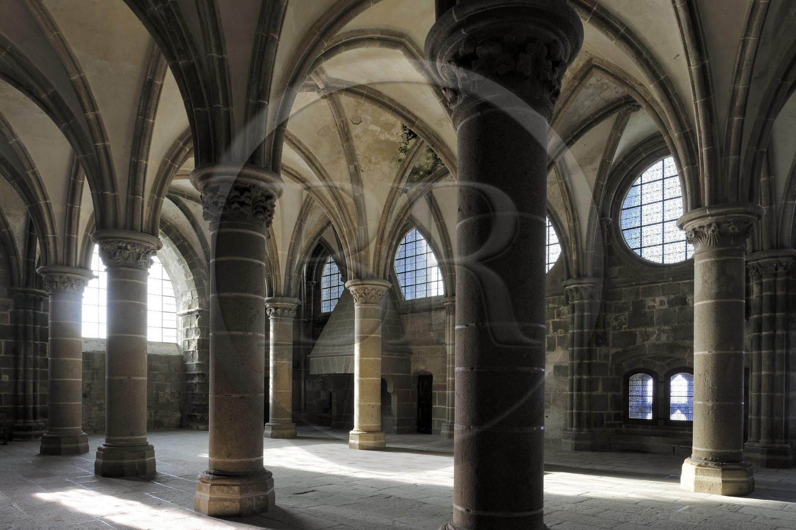 France, Manche (50), l'abbaye du Mont-Saint-Michel, classé Patrimoine Mondial de l'UNESCO, la Merveille, salle dite des Chevaliers sous le cloître