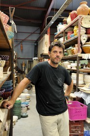 France, Gard (30), Uzès, Christophe Pichon des ateliers de poterie Pichon