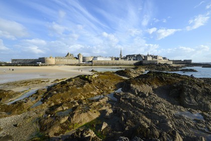 France, Ille-et-Vilaine (35), côte d'émeraude, les remparts nord de Saint-Malo
