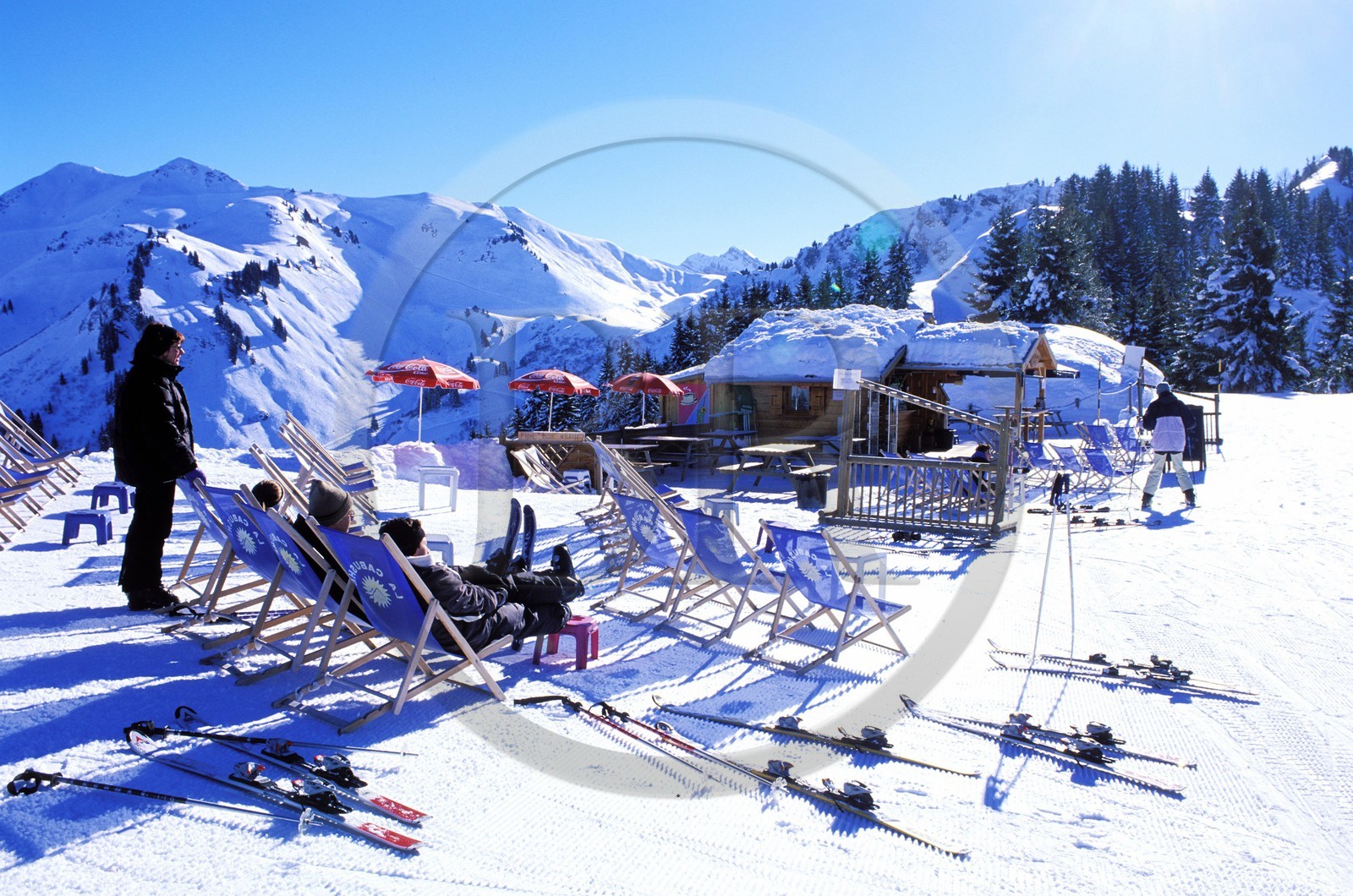 France, Haute-Savoie (74), domaine des portes du soleil, restaurant d'altitude sur le domaine de Morzine
