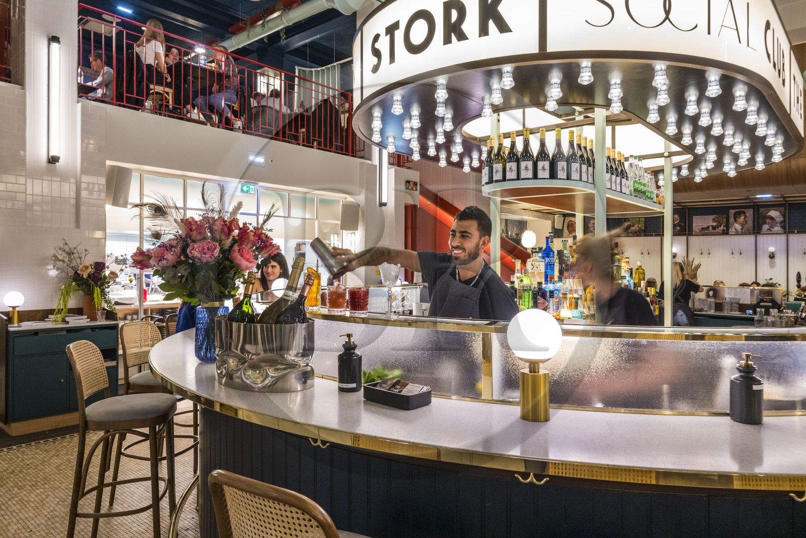 France, Bas-Rhin (67), Strasbourg, le restaurant Druncky Stork Social Club installé dans les locaux d'une ancienne banque rue du Vieux-Marché-aux-Vins