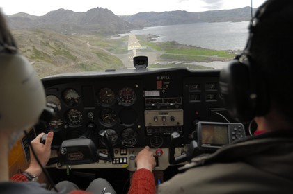Norvège, Laponie, région du Finnmark, atterrissage à Honningsvag au Cap Nord dans un Cessna (vue aérienne)