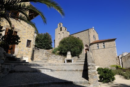 France, Hérault (34), vallée de l' Orb, l'église du village de Roquebrun
