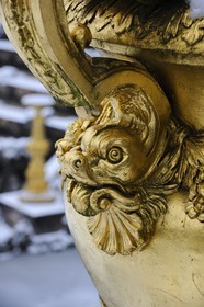 France, Yvelines (78), parc du château de Versailles sous la neige, classé Patrimoine Mondial de l'UNESCO, le Bosquet de la Salle de Bal