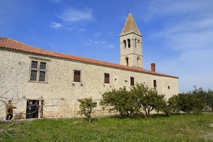 Croatie, Dalmatie, côte dalmate, Ile de Pasman, Kraj, le couvent franciscain Sv. U kraju Dujam - Sv.Duje (XIVe siècle)