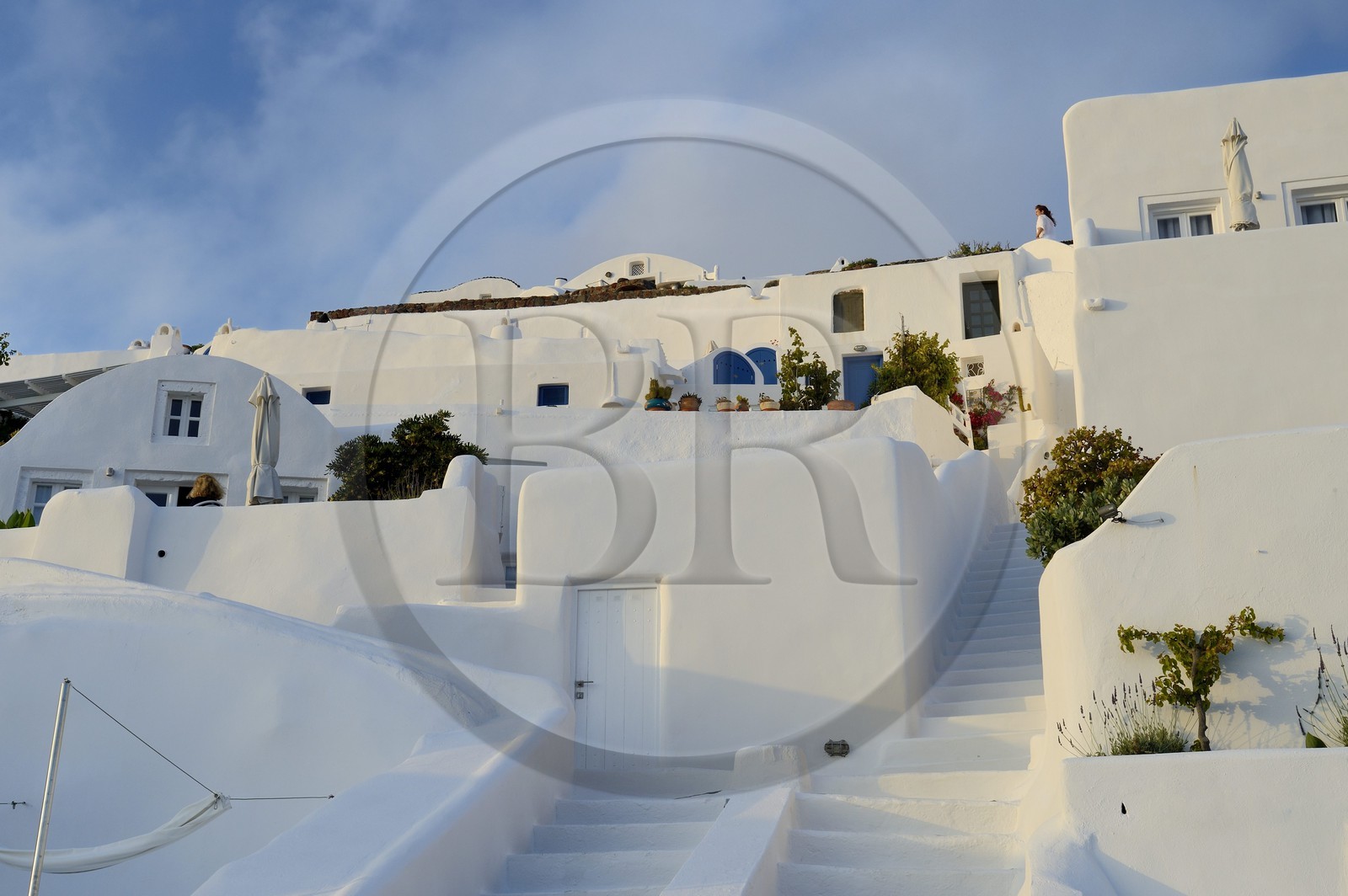 Grèce, Les Cyclades, mer Égée, île de Santorin (Thira ou Théra), village de Oia, l'hôtel Relais & Châteaux Kirini Suites & Spa
