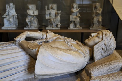 Italie, Lombardie, Milan, le Castello Sforzesco (château des Sforza), musée d'Art Ancien, le gisant du monument funéraire de Gaston de Foix par Agostino Busti, dit Bambaïa
