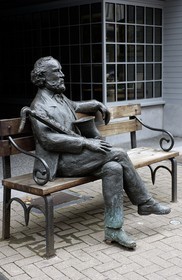 Belgique, Wallonie, province de Namur, ville de Dinant, statue de monsieur Saxo inventeur du saxophone