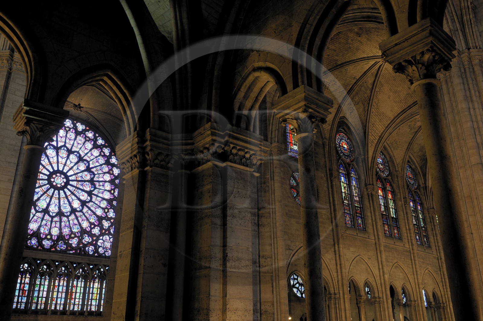 France, Paris (75), Ile de la Cité, cathédrale Notre-Dame de Paris, la rosace Nord et le choeur