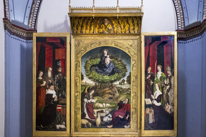 France, Bouches-du-Rhône (13), Aix en Provence, Cathedrale Saint Sauveur (XIIe au XVIe siecle), triptyque du Buisson Ardent peint par Nicolas Froment entre 1475 et 1476, le Roi René et la Reine Jeanne de Laval sont représentés en prière
