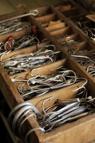 Norvège, Nordland, Iles Lofoten, Svolvaer, magasin général Bosen Spiseri, hameçons