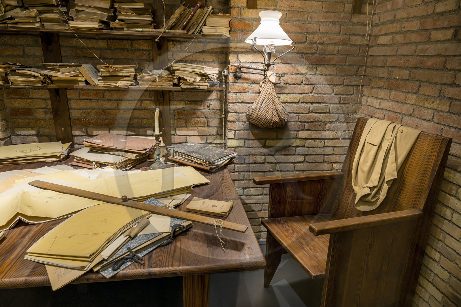 Espagne, Catalogne, Barcelone, quartier de l'Eixample, basilique de la Sagrada Familia de l'architecte du modernisme catalan Antoni Gaudi classée Patrimoine Mondial de l'UNESCO, reproduction de l'atelier d'Antoni Gaudi dans la partie muséale