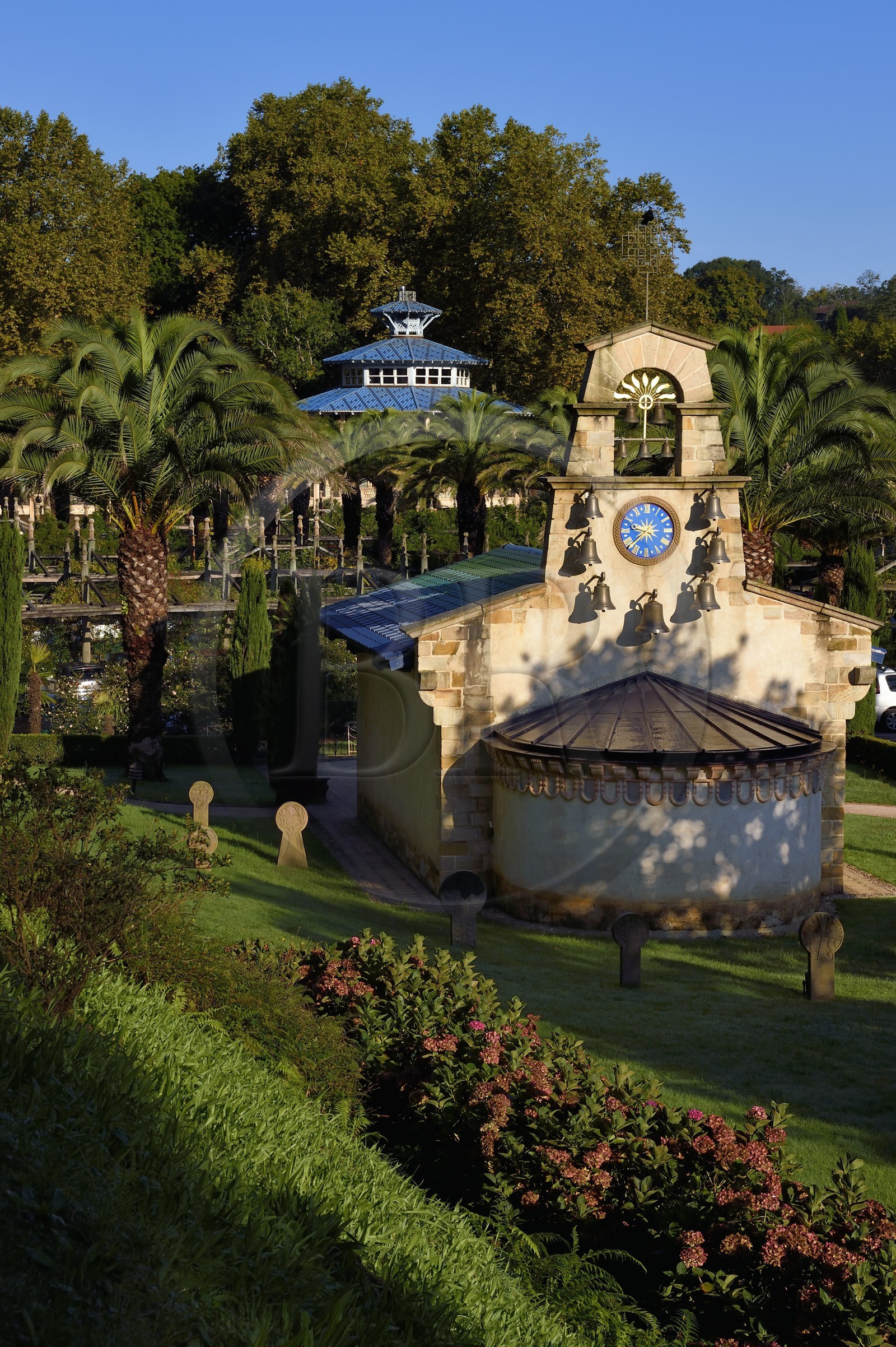 France, Pyrénées-Atlantiques (64), Pays-Basque, Cambo-les-Bains, chapelle de l'établissement thermal