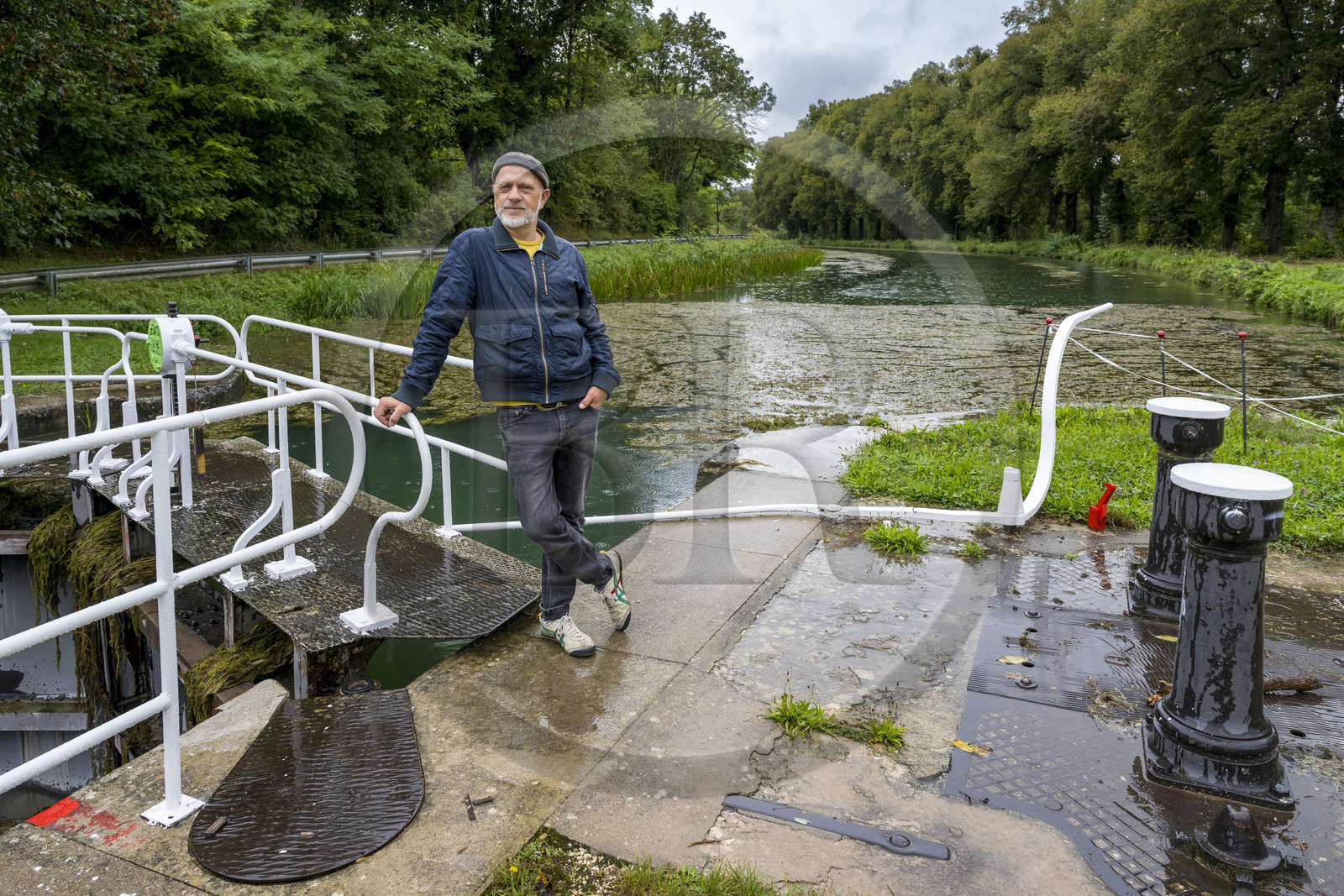 France, Côte-d'Or (21), Plombières-lès-Dijon, l’écluse 51 S de Bruant du canal de Bourgogne, tiers-lieu Au Maquis animé par l’association Zutique Productions, son directeur Fred Ménard