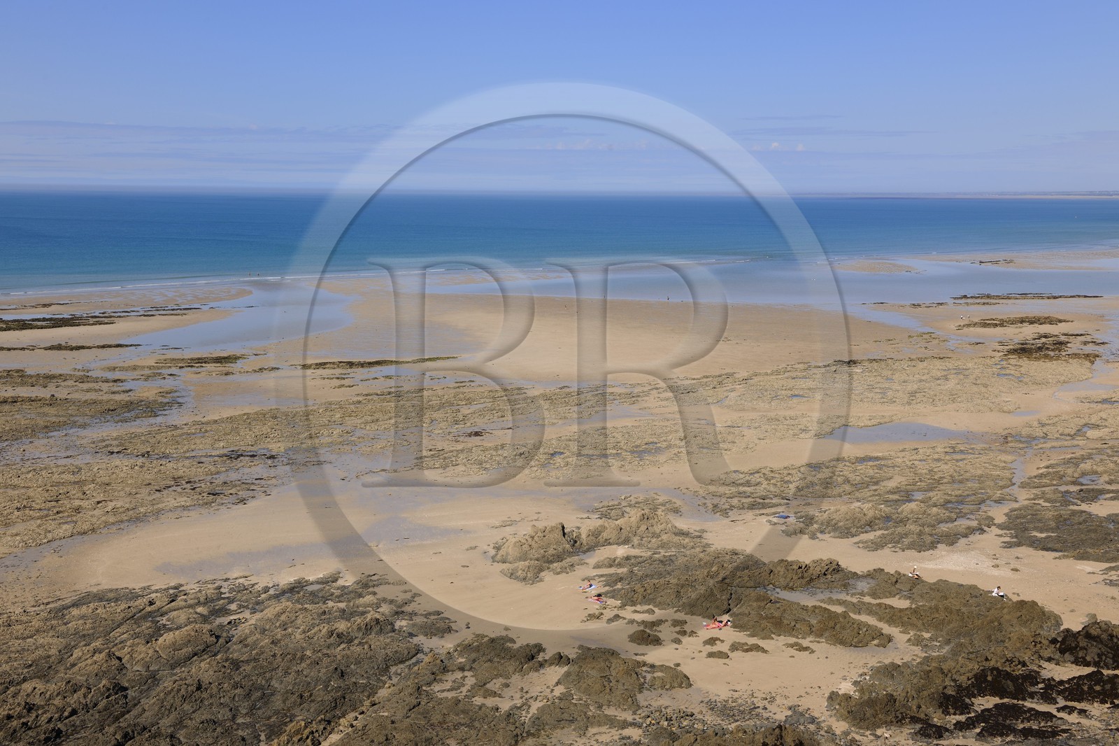 France, Manche (50), Granville, marée basse au pied de la vieille ville