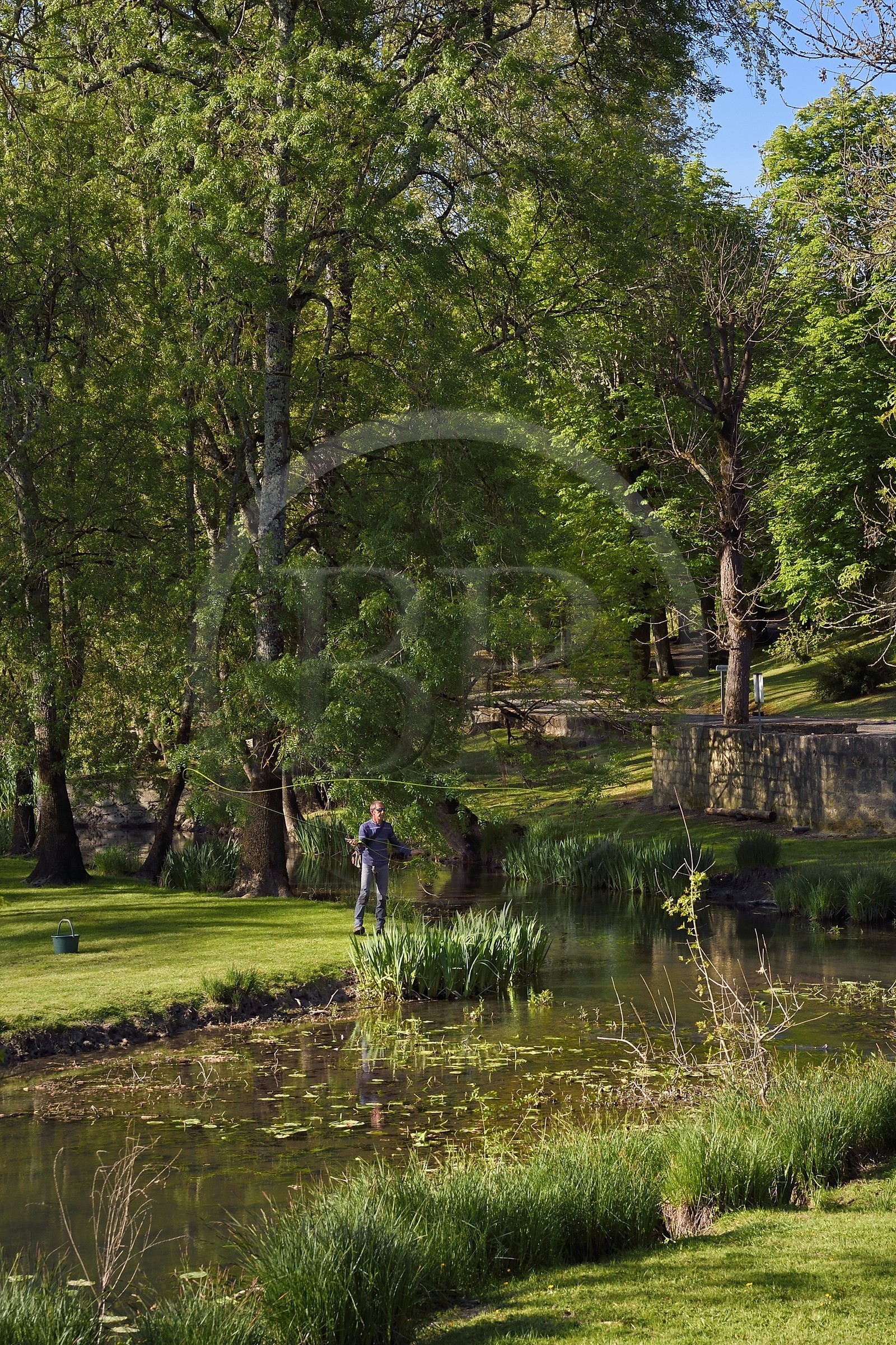 France, Charente (16), Bourg-Charente, peche à la mouche
