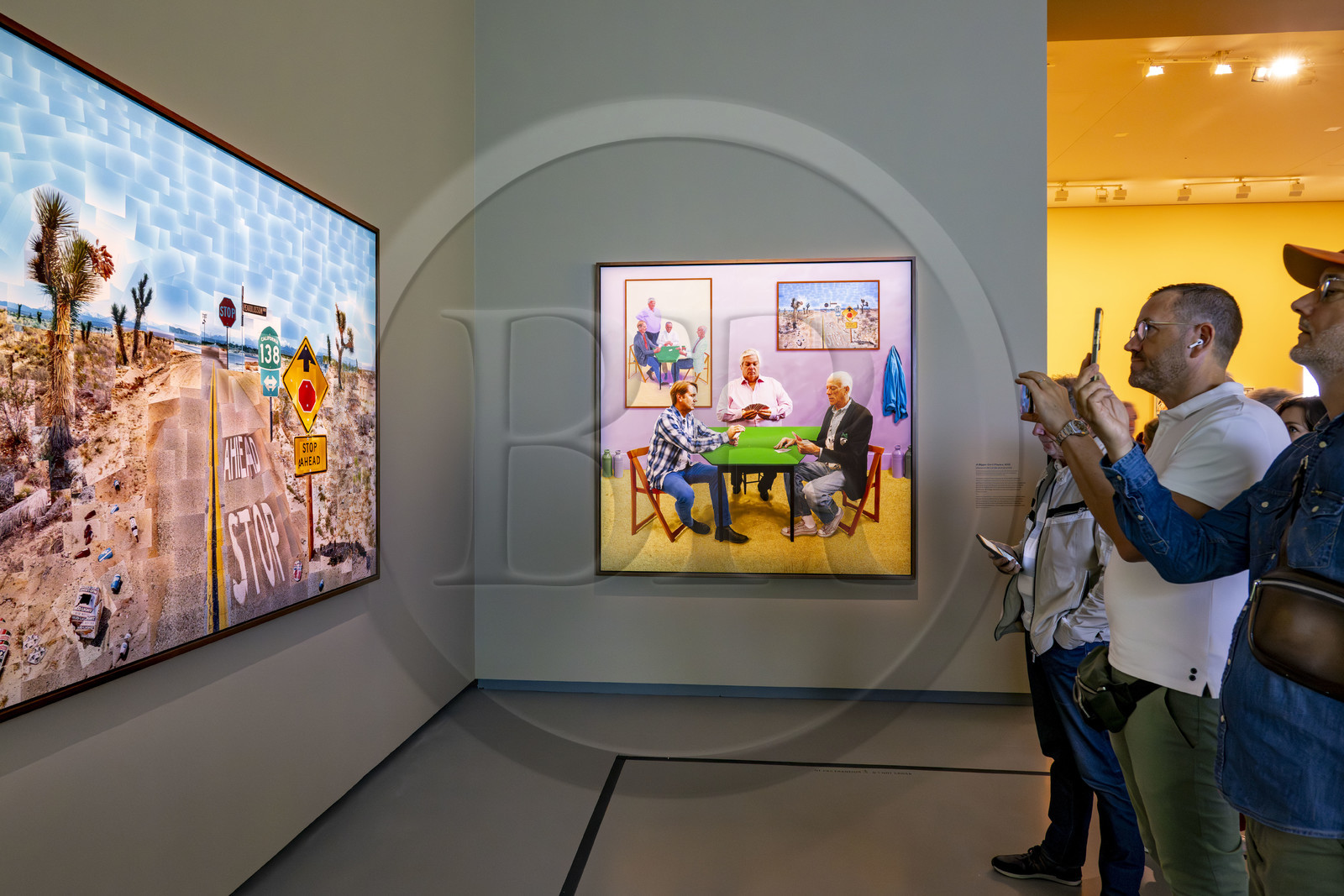 France, Paris (75), Bois de Boulogne, la fondation Louis Vuitton de l'architecte Frank Gehry, exposition David Hockney 25, A Bigger Card Players (2015) et Pearblossom Hwy., 11-18th April 1986 No. 2 au premier plan