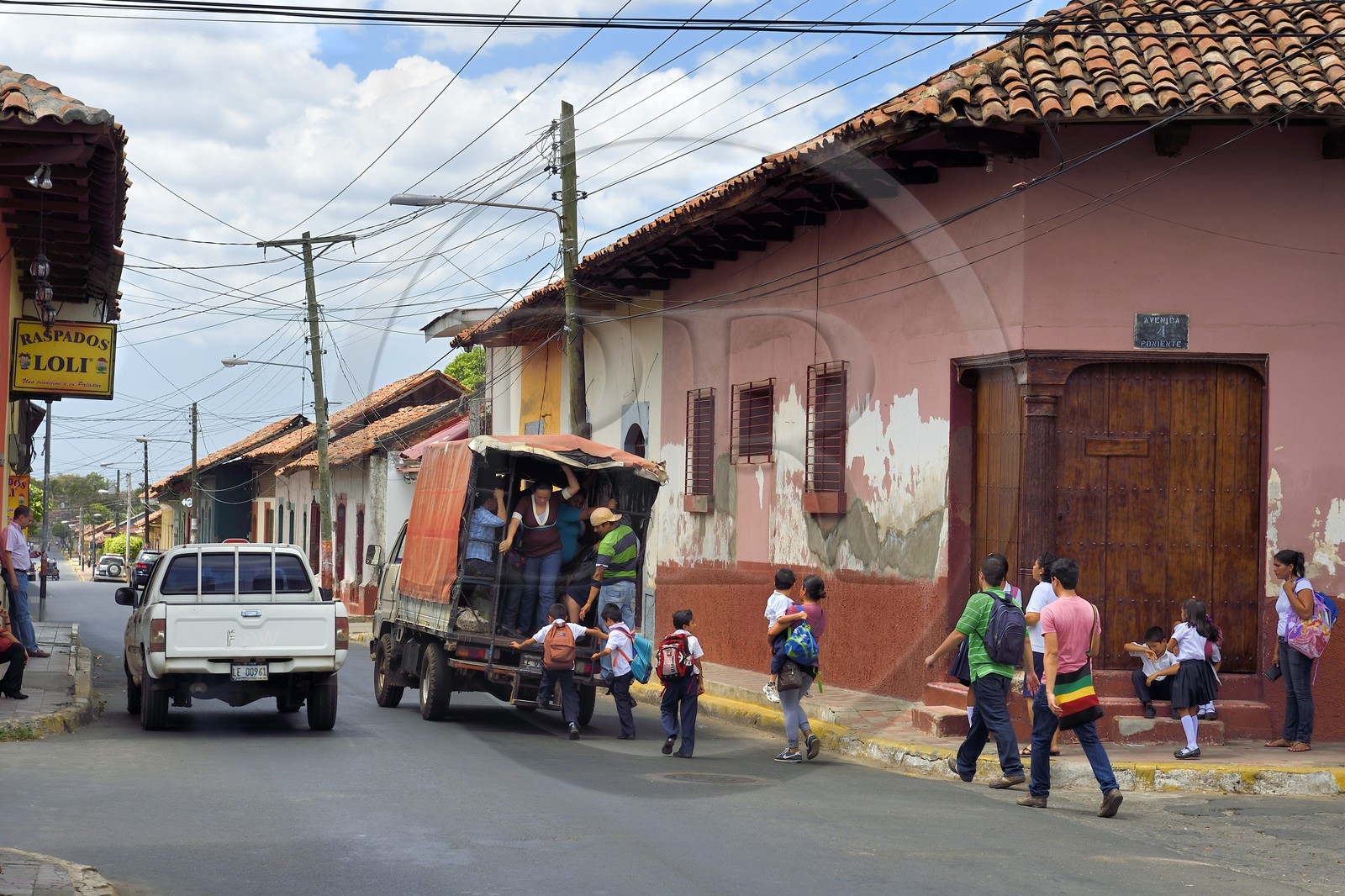 Nicaragua, Leon, camion bus de ramassage scolaire