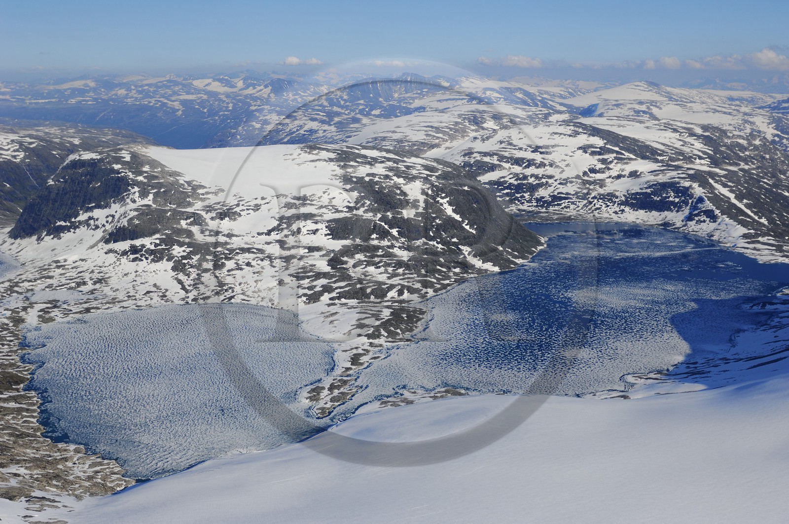 Norvège, Sogn og Fjordane, glacier de Jostedalsbreen et Briksdalbreen (vue aérienne)