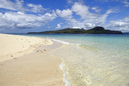 France, Ile de Mayotte, Grande-Terre, M'Tsamoudou, ilot de sable blanc sur le récif de corail dans la lagune face à la pointe Saziley