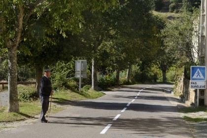France, Haute-Corse (2B), Balagne, vallée du Giussani, village de Olmi-Capella, panneau routier