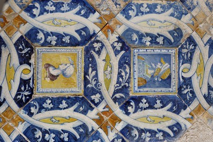 France, Indre-et-Loire (37), château de Chenonceau édifié de 1513 à 1521 de style Renaissance, carrelage de la salle des Gardes