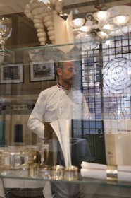 France, Rhône (69), Lyon, restaurant de la Mère Brazier fondé en 1921 par Eugénie Brazier, Mathieu Viannay Chef doublement étoilé au guide Michelin