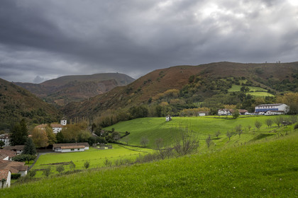 France, Pyrénées-Atlantiques (64), Pays-Basque, Itxassou, église Saint-Fructueux