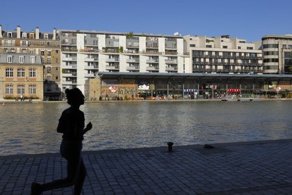France, Paris (75), Cinémas MK2 Quai de la Seine sur le canal de l'Ourcq