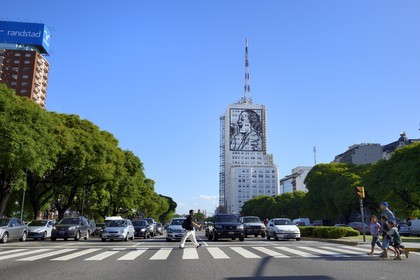 Argentine, Buenos Aires, portrait géant de Eva Peron sur un immeuble de l'avenue 9 de Julio, l'avenue la plus large du monde