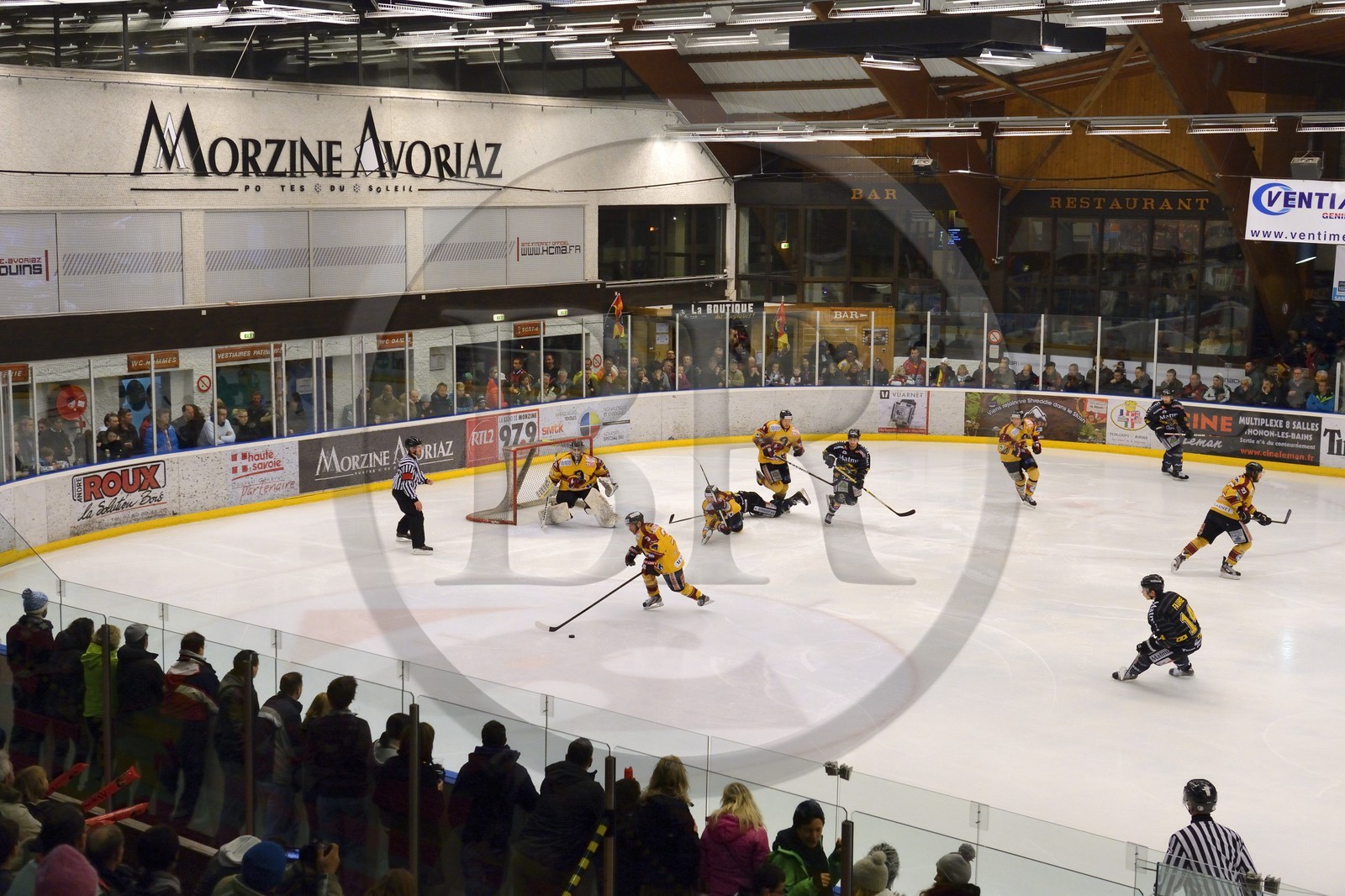 France, Haute-Savoie (74), Morzine, match de hockey sur glace du Hockey Club Morzine-Avoriaz appelé les Pingouins