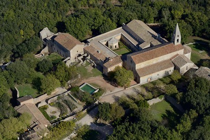 France, Var (83), Abbaye cistercienne du Thoronet (vue aérienne)
