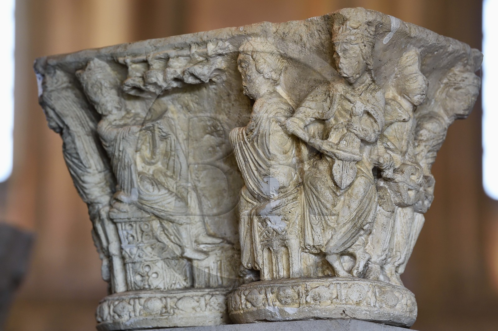 France, Seine-Maritime (76), Saint-Martin-de-Boscherville, Abbaye Saint-Georges de Boscherville du XIIe siècle, chapiteau historié des musiciens dans la salle capitulaire (salle du chapitre)